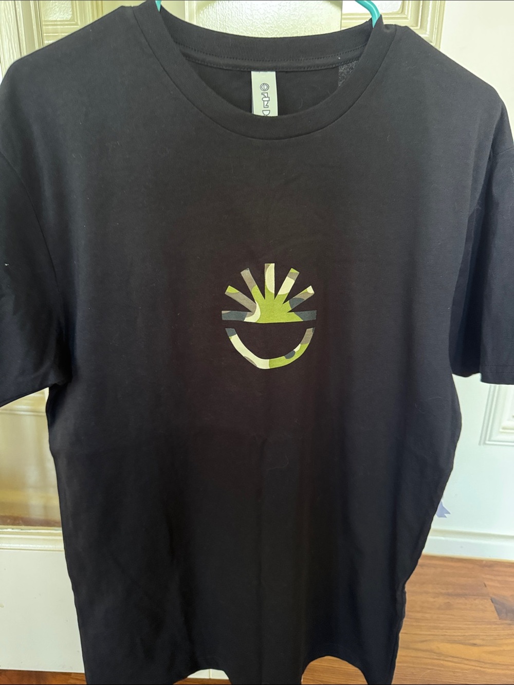 Fun Day Surf tee NWT